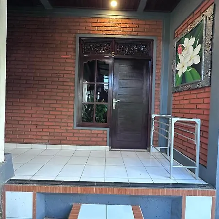Leket House